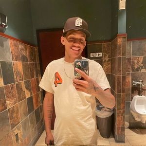 Meet your Posher, Joshua